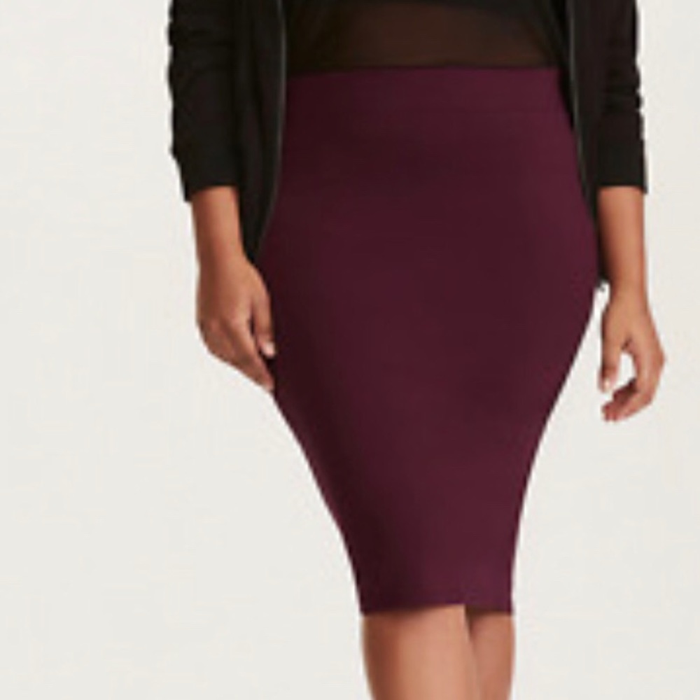 NWOT, Torrid Rockabilly  Ponte Pencil Skirt. 2x